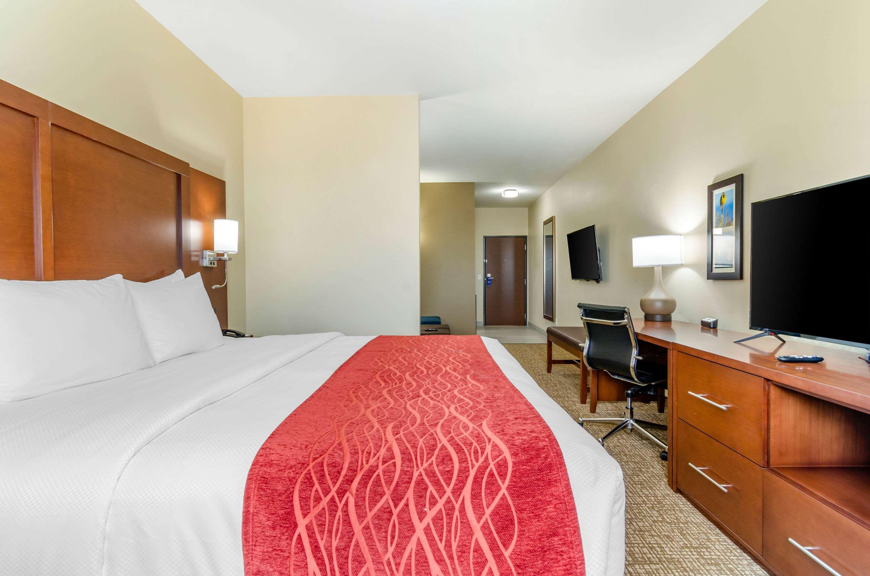 Hotel Comfort & North Salina